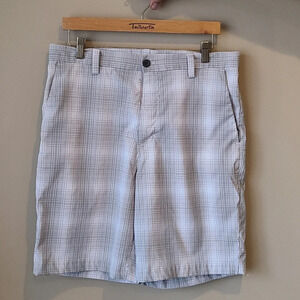Chaps golf 78 mens plaid  shorts sz.32 beige/white
